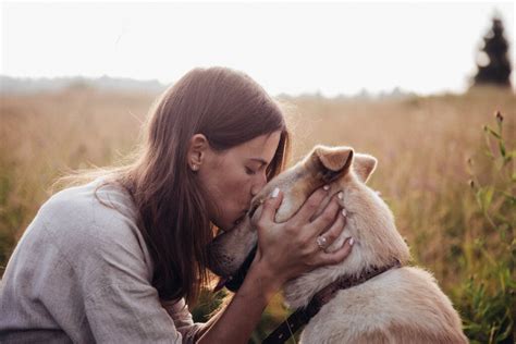 hombre haciendo el amor con animales